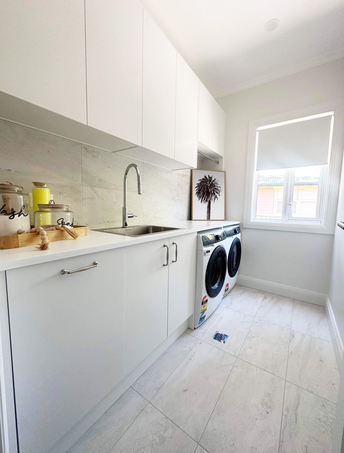 Laundries project by Kitchens By Roxx and Designs